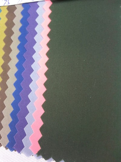 HK-LMSG 風褸布 300T 消光防絨 細節-2